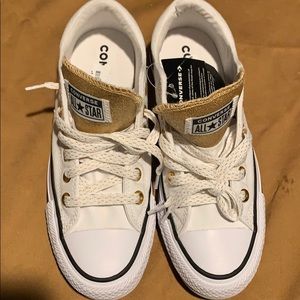 NWT Converse sneakers
